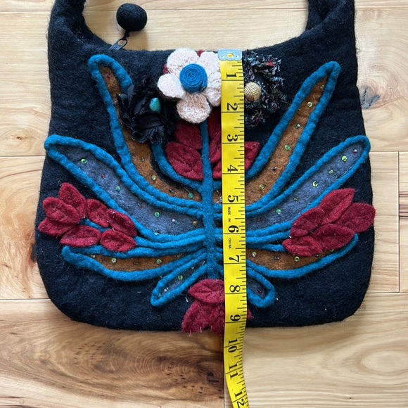 Rising Tide 100% Wool Boho Floral Purse - Picture 3 of 7